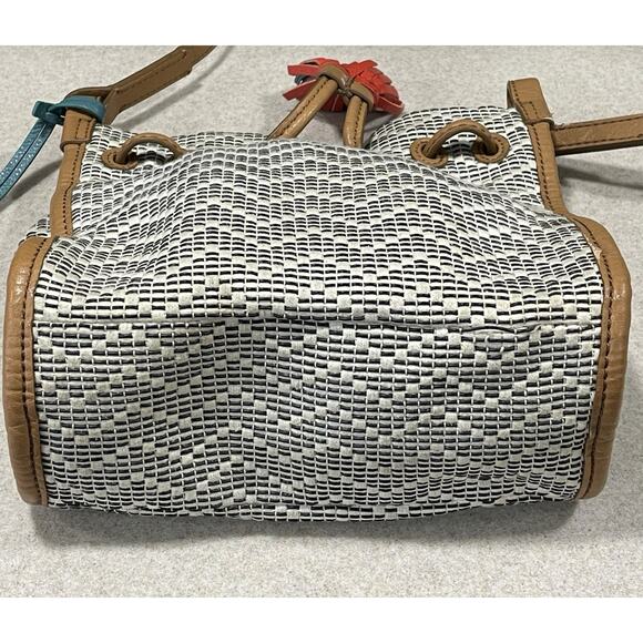 Fossil Claire Small Drawstring Bag Beige/Brown Woven W/Leather Trim Tassel 9x9 - Picture 4 of 14
